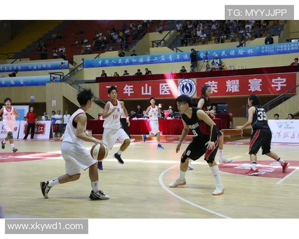 西安篮球队的节奏揭秘:激情与战术交织的篮球盛宴 西安篮球队的节奏揭秘:激情与战术交织的篮球盛宴