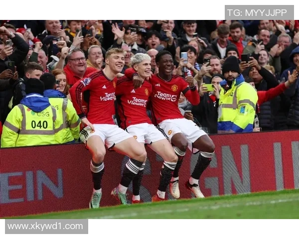 足球明星与普通路人激情对决踢球瞬间展现友谊与热爱足球的魅力与乐趣 足球明星与普通路人激情对决踢球瞬间展现友谊与热爱足球的魅力与乐趣